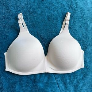 Soma 36C Vanishing 360 Wireless Bra Beige Pale Sand Smooth Seamless Back Closure